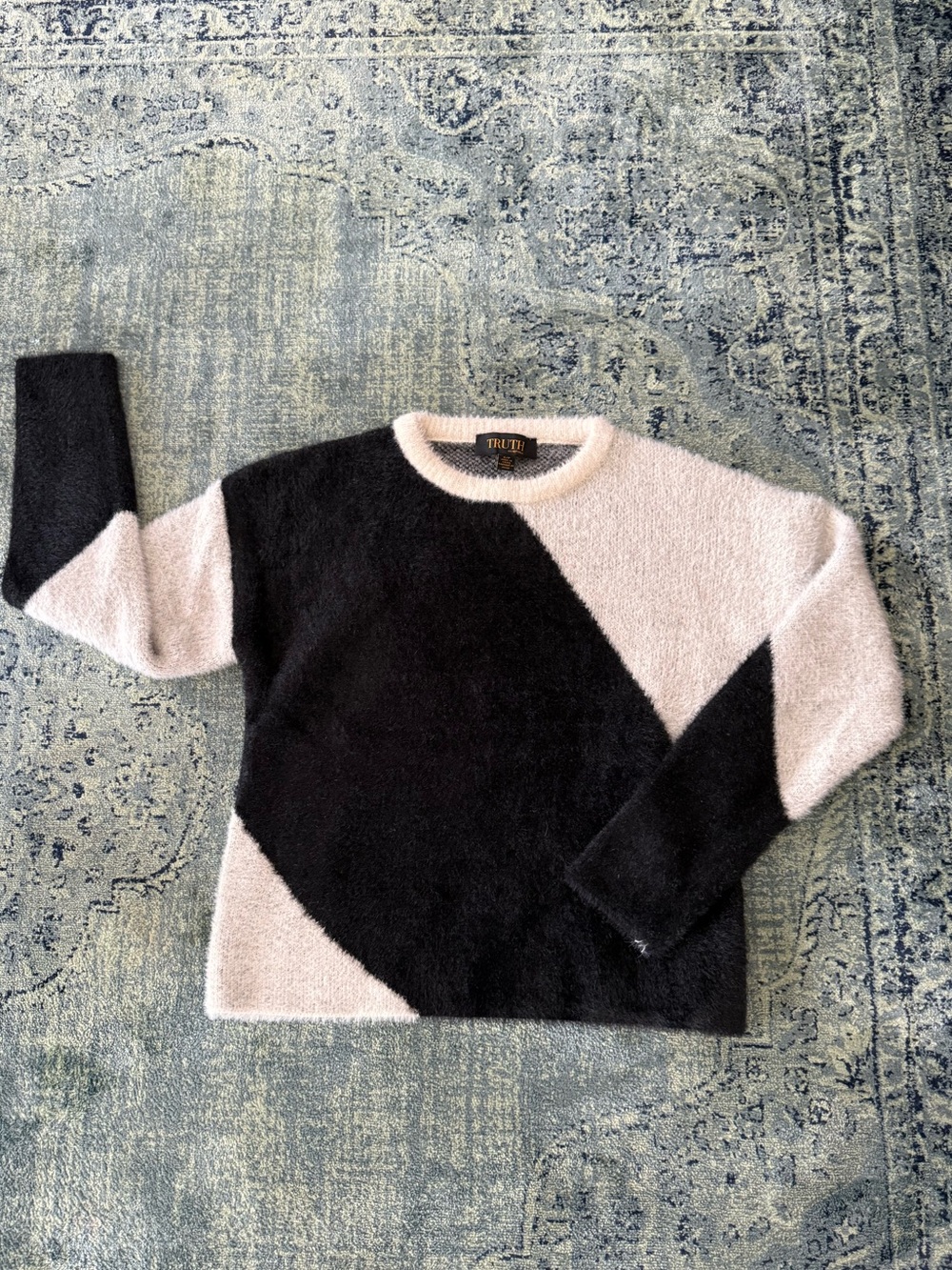 TRUTH by Republic Sweater S